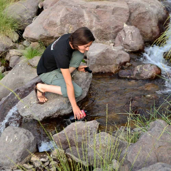 Classic Bottle - 750ml - Black With A Red Sleeve - Water-to-Go